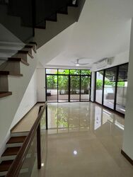 Holland Link (D10), Terrace #467348011